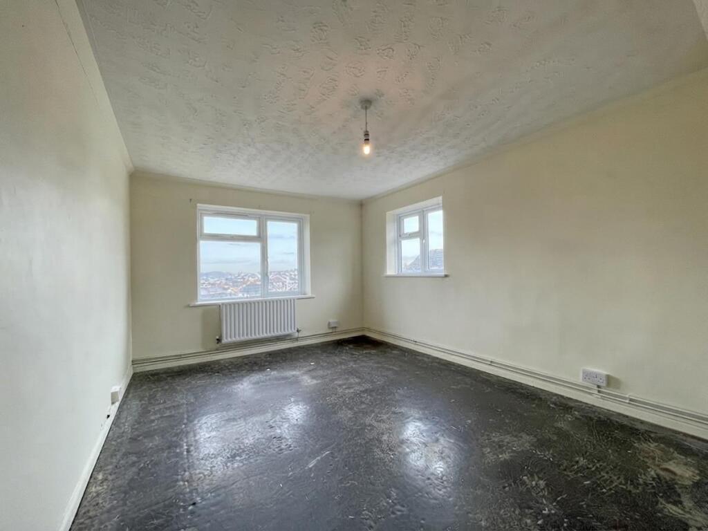 Apartment in Plymouth - More