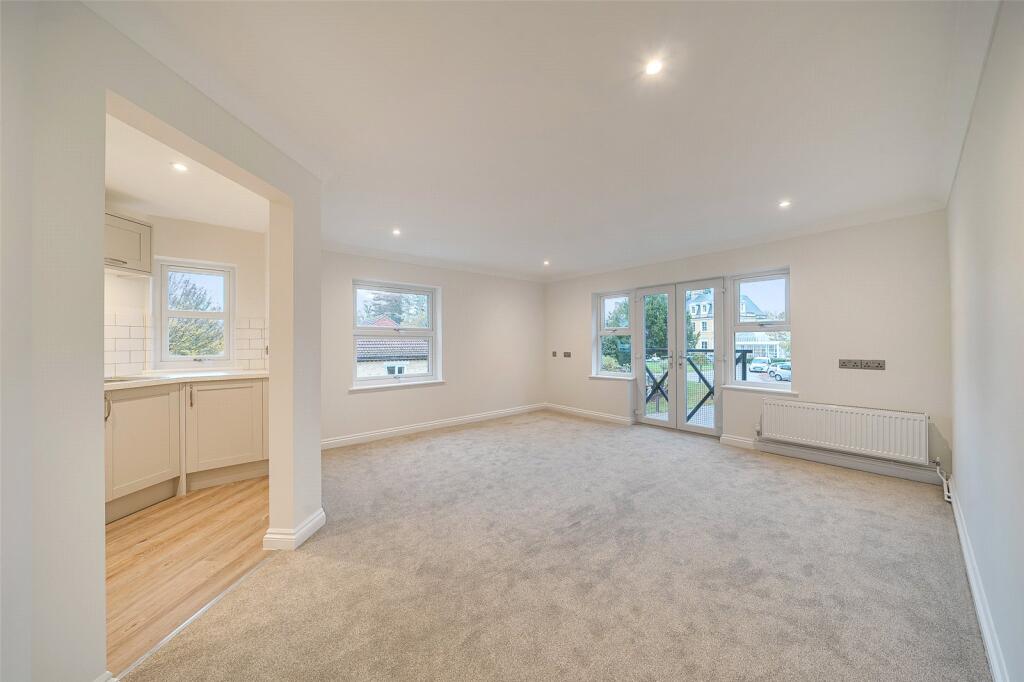 Homewood Court, Cedars Village, Chorleywood, Hertfordshire, WD3 photo 3