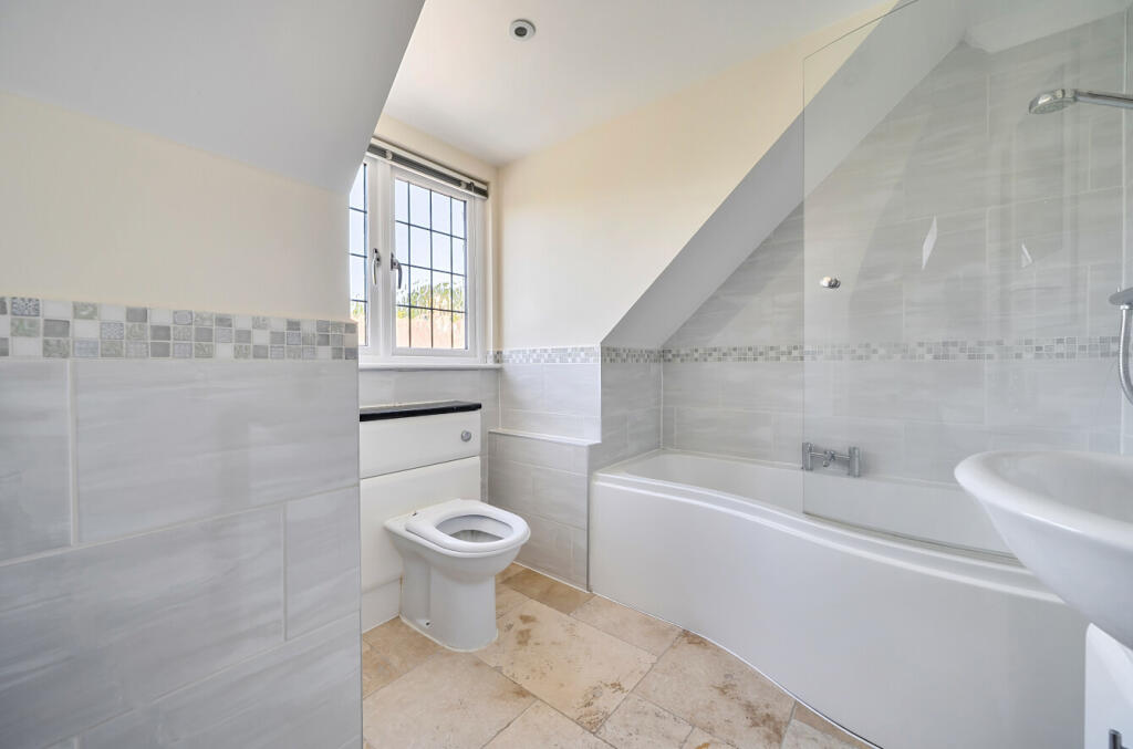 House in Wokingham - More