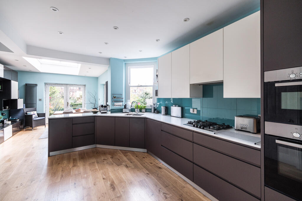 House in London, Muswell Hill - View 3