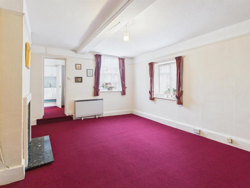 Main image of property: High Street, Tewkesbury