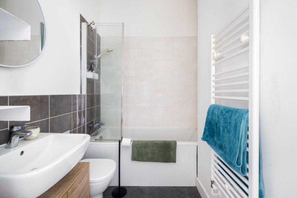 Apartment in London, St Clements, Bow - View 5