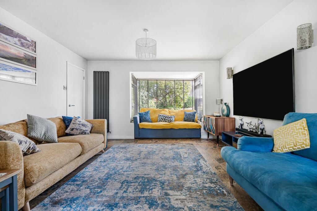 House in Huntingdonshire, Brampton - More