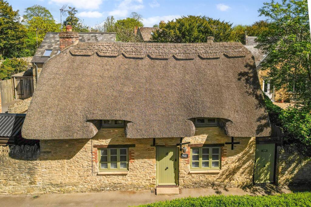 Main image of property: Cheapside, Bampton