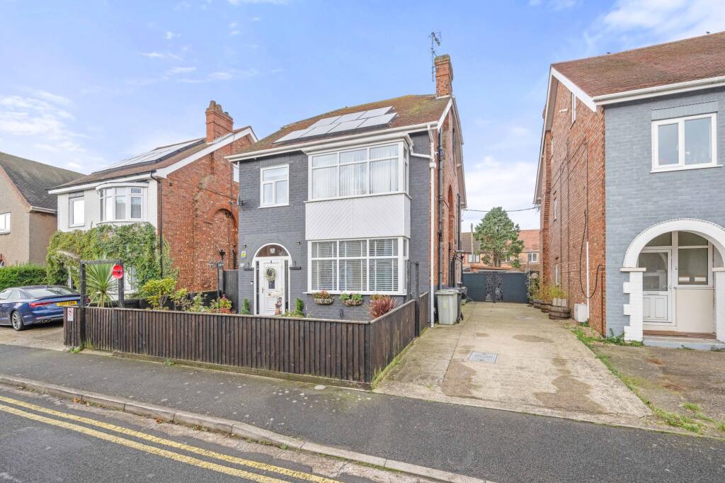 Main image of property: Glentworth Crescent, Skegness, PE25