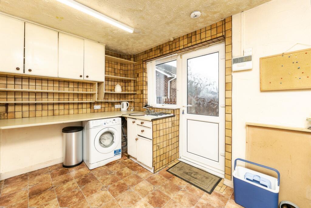 House in Leeds, Upper Green, Morley - View 3