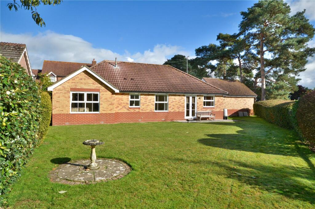 Masons Way, Codmore Hill, Pulborough, West Sussex, RH20 photo 3