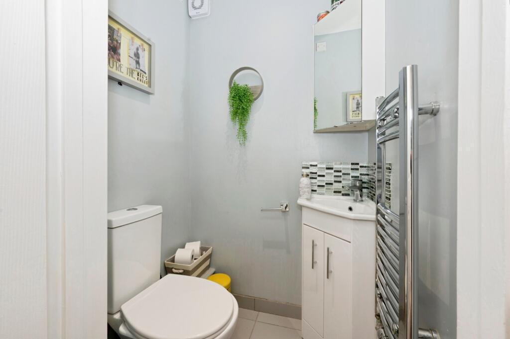 House in Kingston upon Thames - View 5