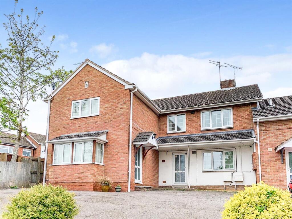 Main image of property: The Ridgeway, Warwick