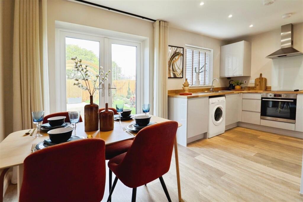 House in Cardiff, Trowbridge - View 5