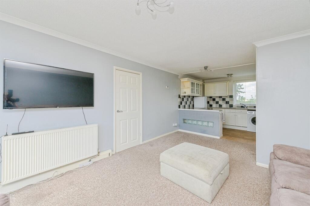 Apartment in Birmingham, Sutton Coldfield - View 4