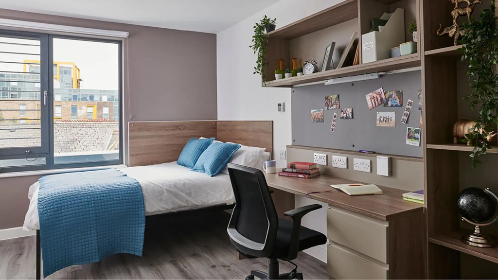 Apartment in Cardiff - View 2