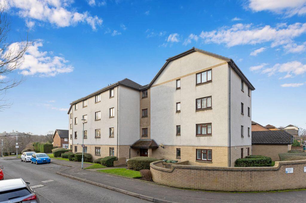 Main image of property: 8/2 Connaught Place, Trinity, Edinburgh, EH6 4RQ