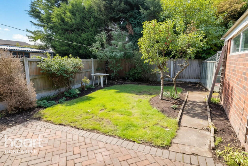 House in Doncaster, Hatfield - View 4