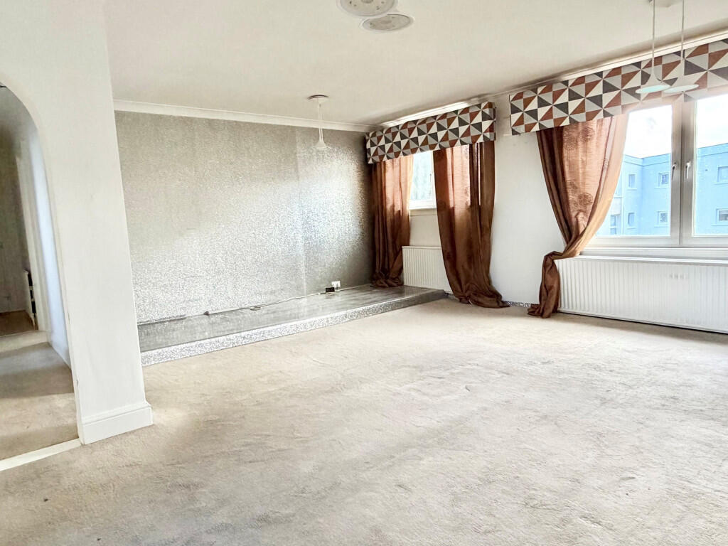 Balmore Drive, Hamilton photo 2