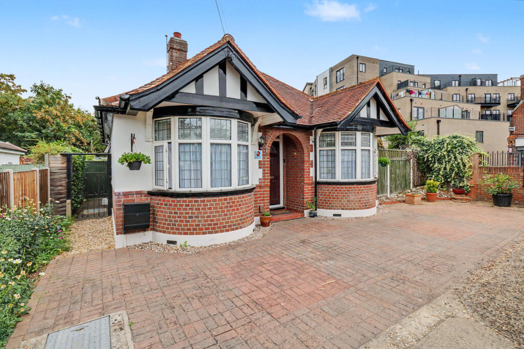 Main image of property: Iona Crescent, Cippenham, Berkshire, SL1 6JH
