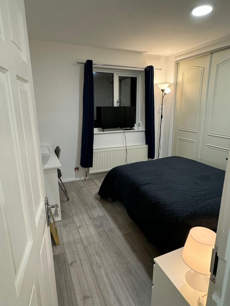 House in London - View 5