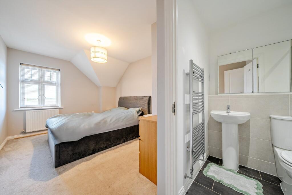 Apartment in London - View 3
