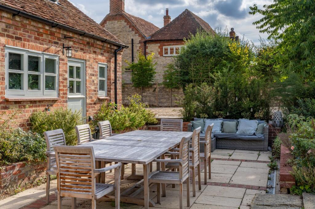 House in South Oxfordshire, Dorchester - View 2