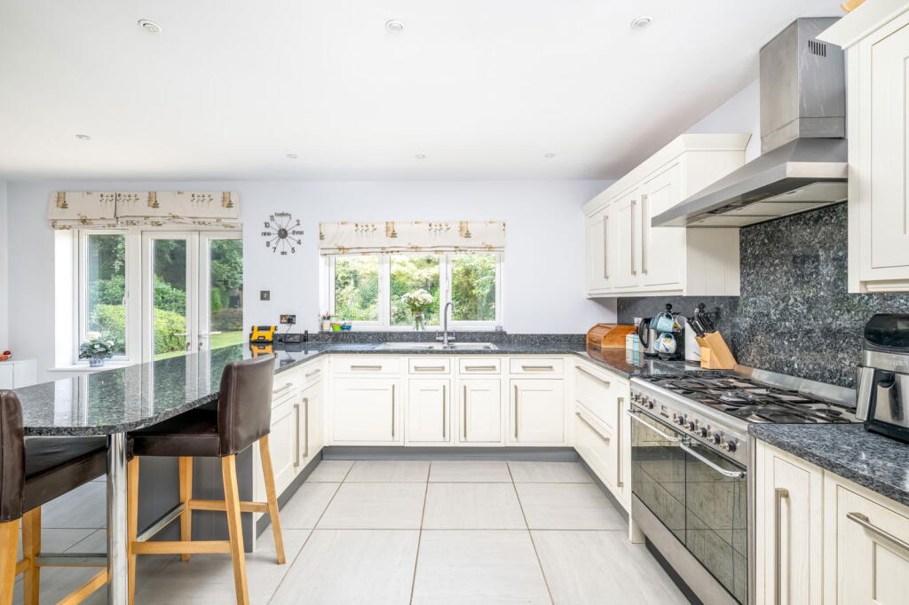 House in Aston Clinton, Buckinghamshire - View 4
