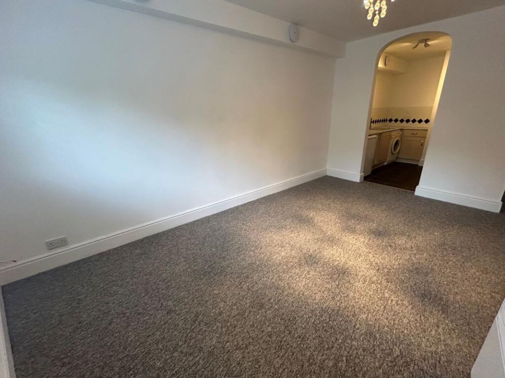 Apartment in Bournemouth, Boscombe - View 4