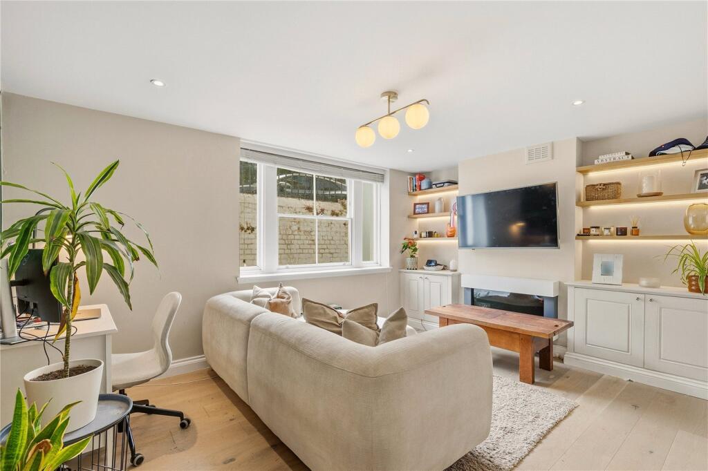 Main image of property: Greenside Road, London, W12