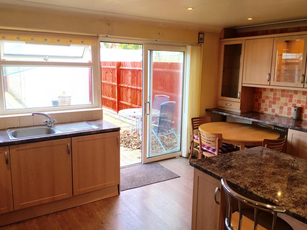 House in Houghton Regis, Central Bedfordshire - View 5