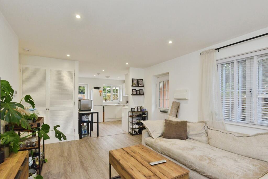 Apartment in Stony Stratford, Calverton End - More