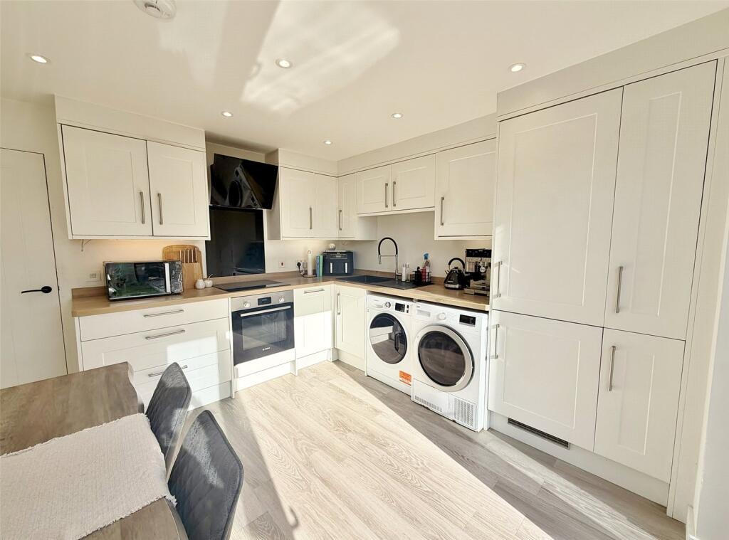 Mendip Close, Verwood, BH31 photo 4