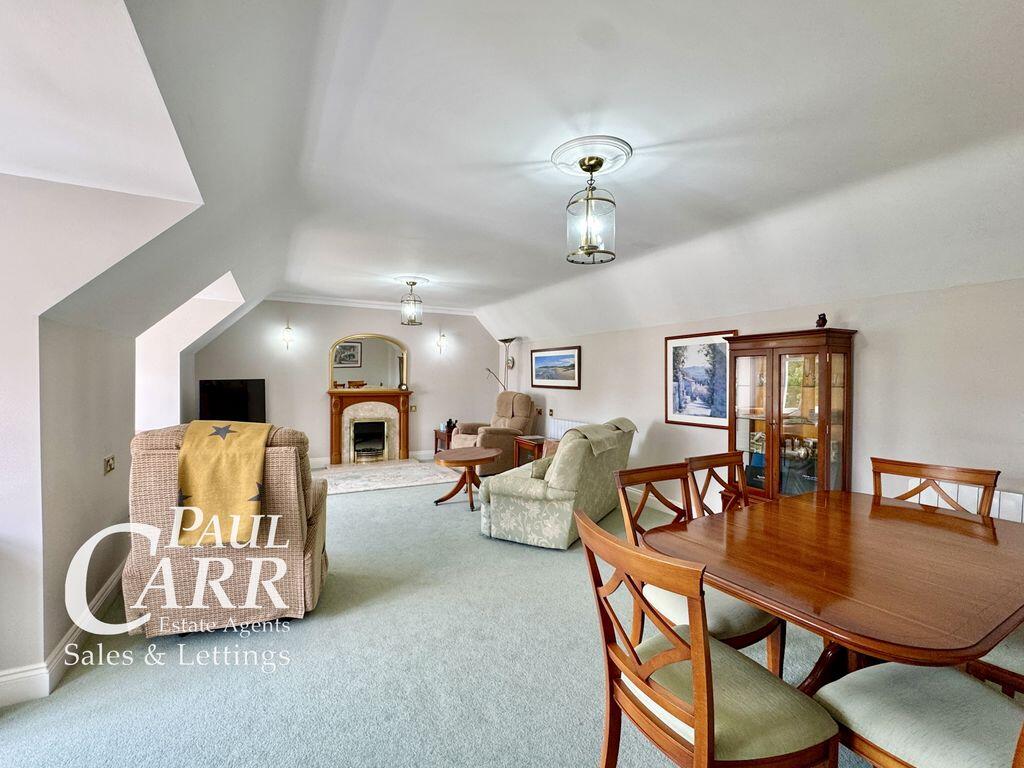 Apartment in Birmingham, Sutton Coldfield - More