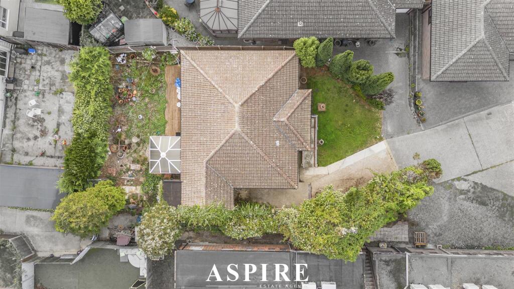 House in Castle Point, Canvey Island - View 2
