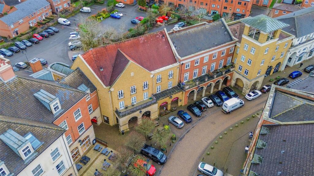 Apartment in Solihull, Dickens Heath - View 5