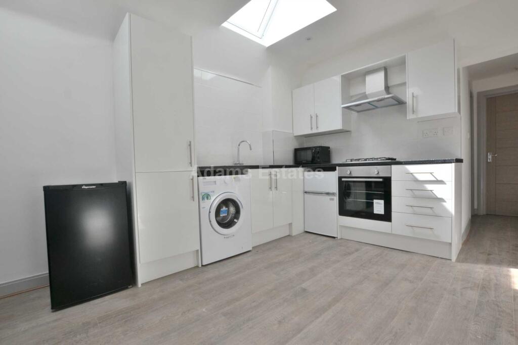 Main image of property: Cholmeley Road, Reading