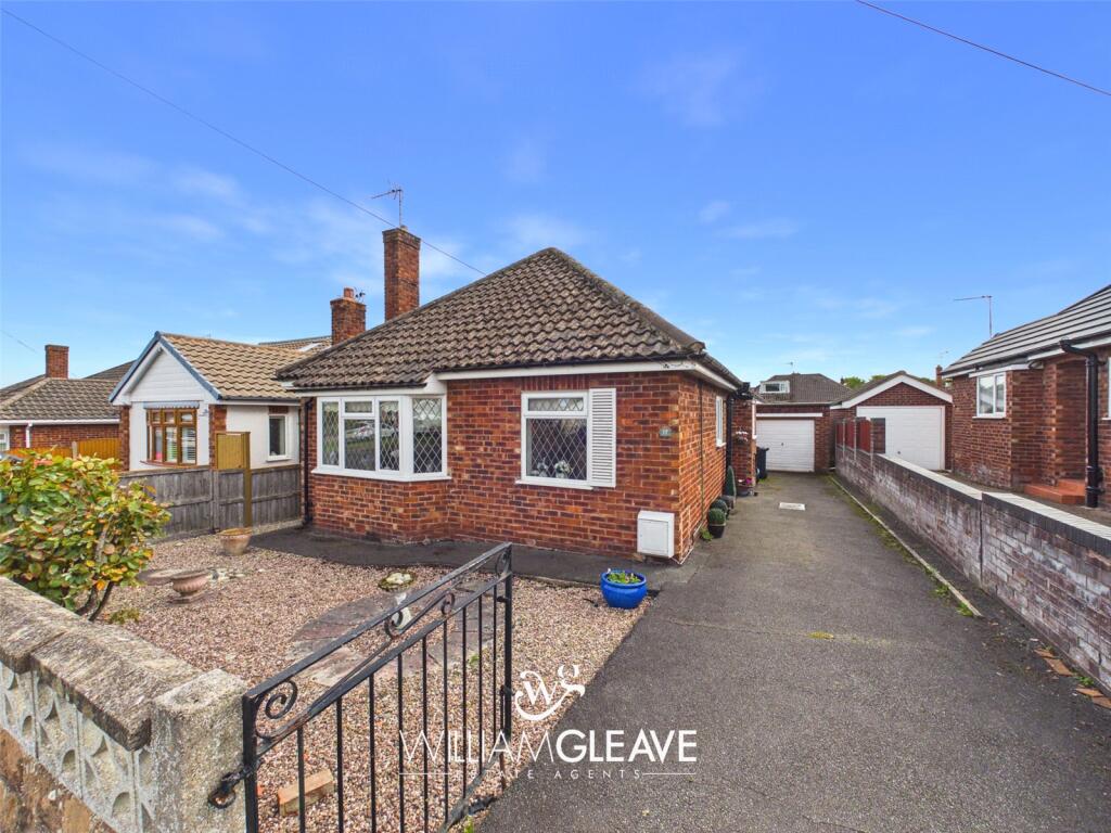 2-bed bungalow on Broadway, Connah's Quay, Deeside, Flintshire, CH5, £200,000