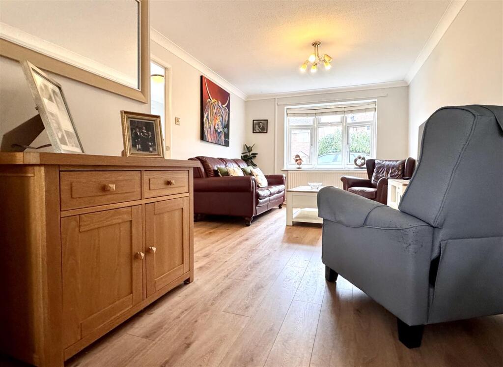 Leapingwell Close, Chelmer Village, Chelmsford - View 3
