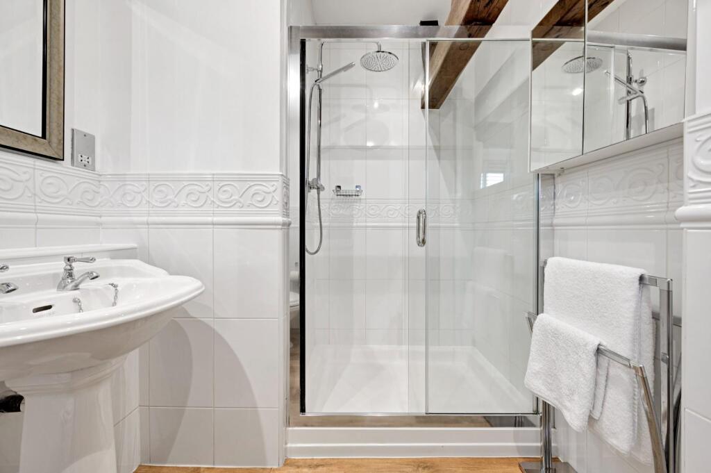 Additional image 15 of Pollard Row, Fence