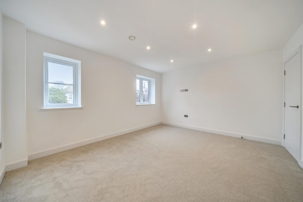 Apartment in Bromley - View 4