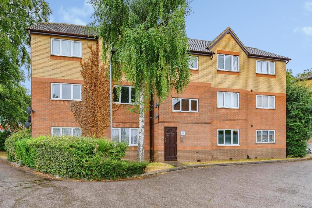 Main image of property: Simpson Close, LUTON, Bedfordshire, LU4
