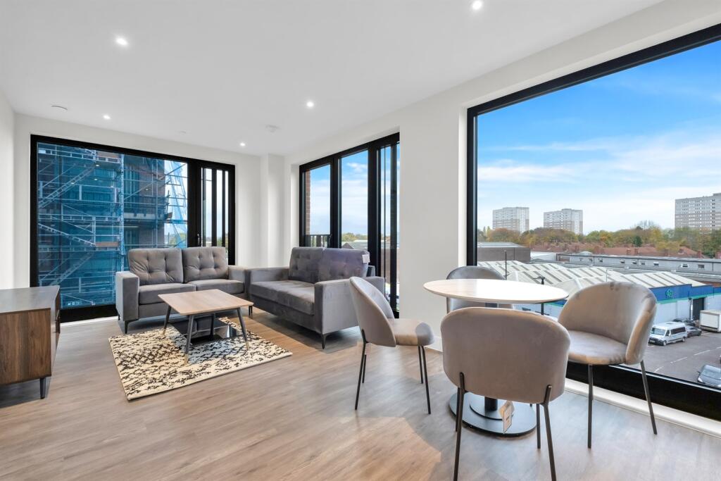 Main image of property: Belmont Wharf, Glasswater Locks, Pitt Street, B4