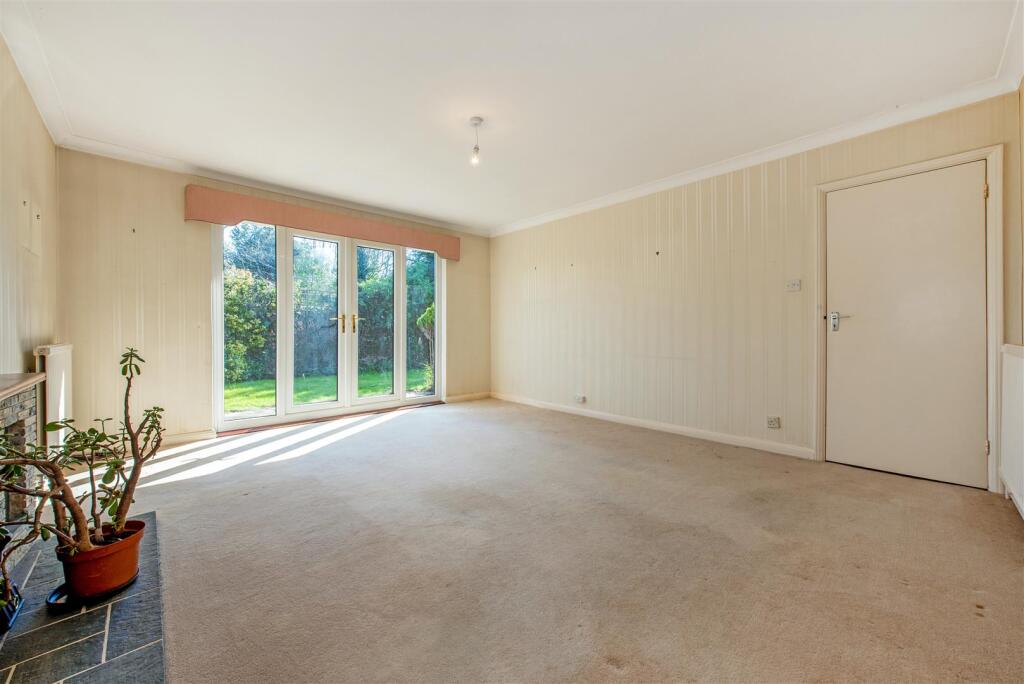 Henty Close, Walberton photo 5