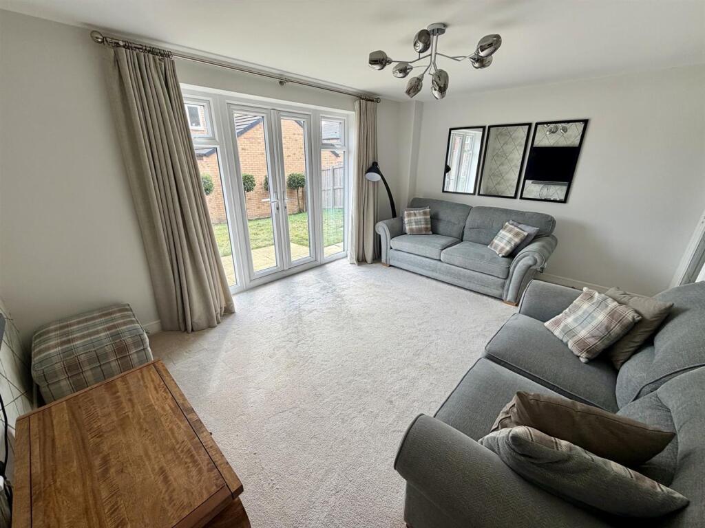 House in Kirklees, Mirfield - View 5