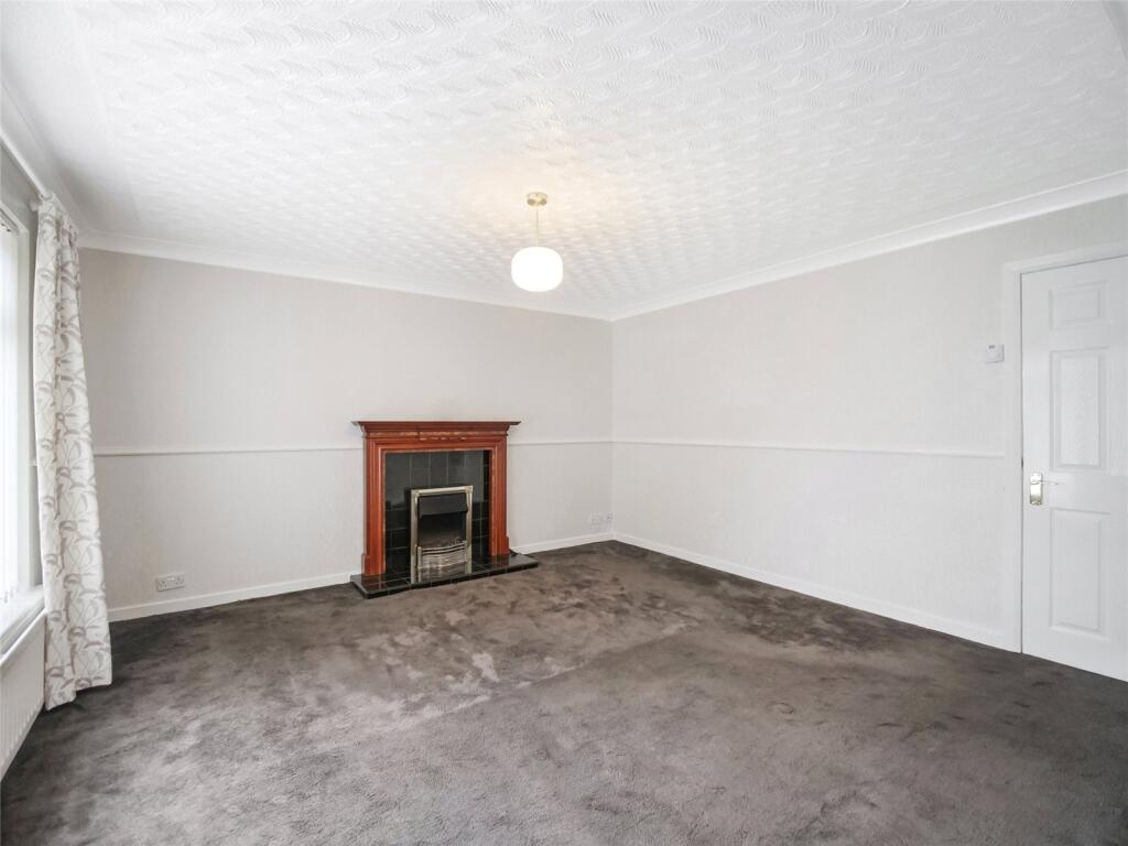 House in Bishopbriggs, Auchinairn - View 4