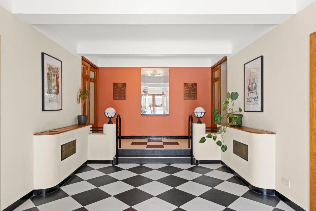 Apartment in London - View 3