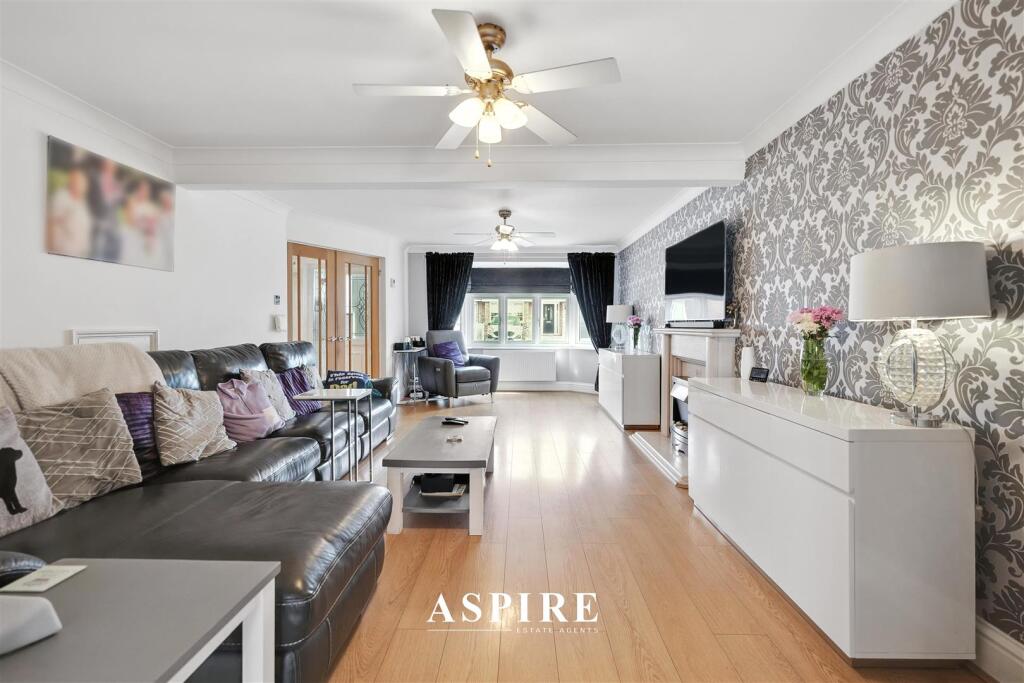 VIDEO PRESENTATION INSIDE - Tudor Avenue, Stanford-Le-Hope photo 4