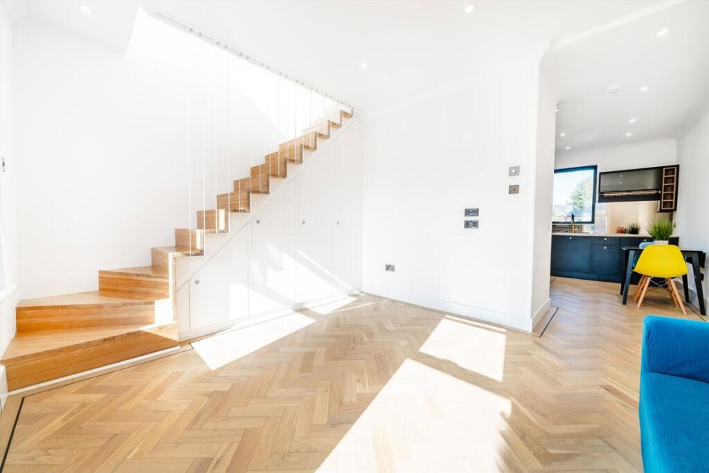 Apartment in London, West Ealing, Hanwell - More