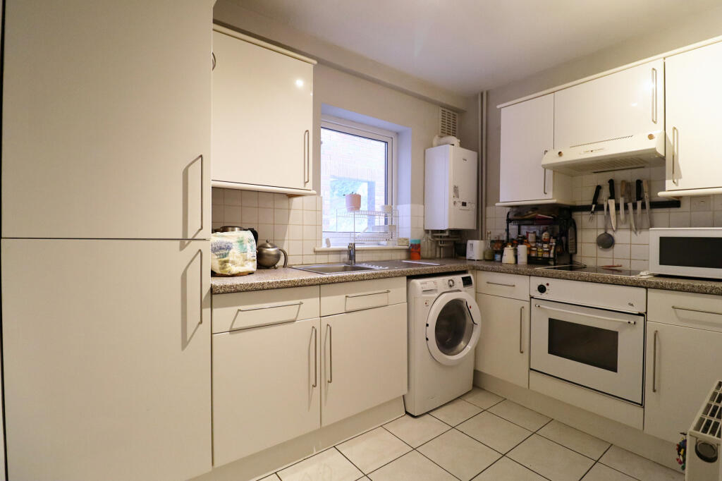 Apartment in London - View 5