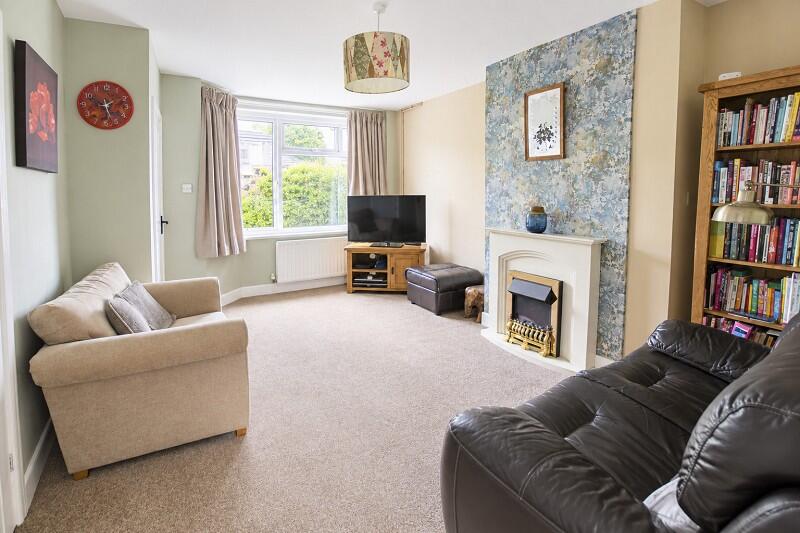 House in New Forest, New Milton - More