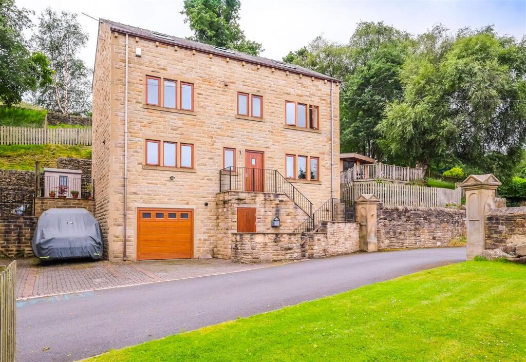 5-bed detached on Thorn Bank, Luddenden, Halifax, £650,000
