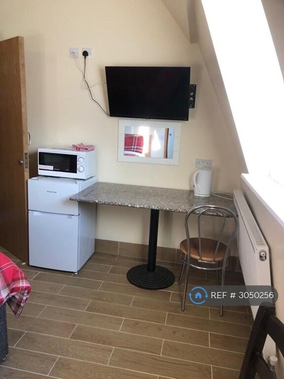 House in London - View 5