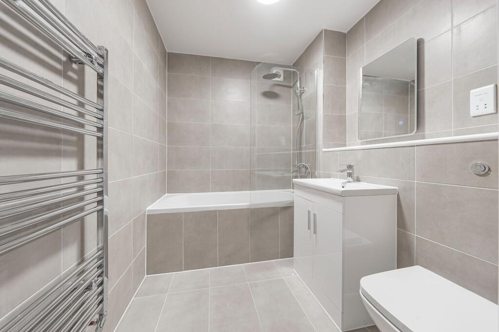 Hanworth Road, Hounslow photo 4